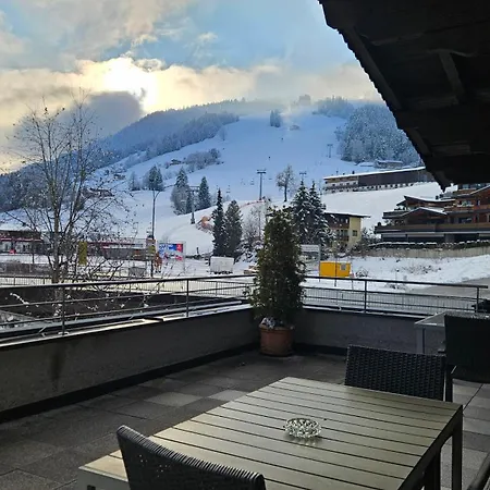 Haus Schiwelt Apartamento Kirchberg in Tirol